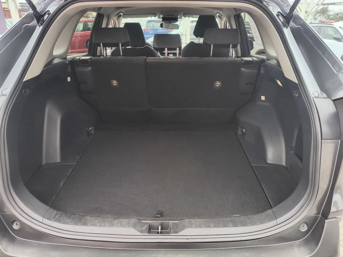 Toyota Rav 4 2.0 Le 4x2 Mt 5p año 2022