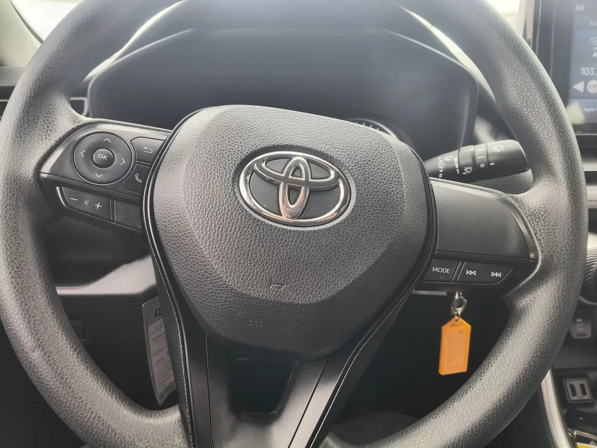 Toyota Rav 4 2.0 Le 4x2 Mt 5p año 2022