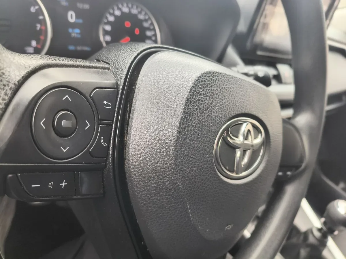 Toyota Rav 4 2.0 Le 4x2 Mt 5p año 2022