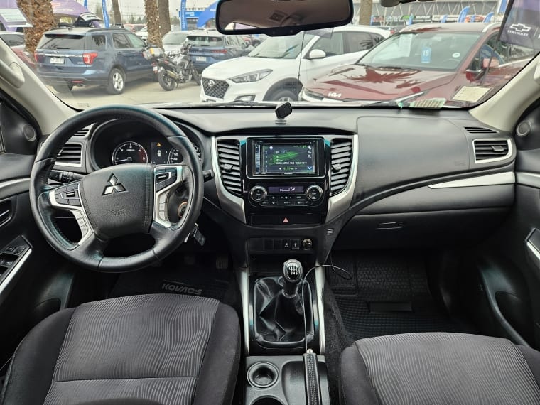 Mitsubishi Montero Sport Mt 4x2 2.4 año 2017