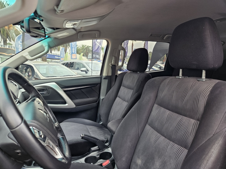 Mitsubishi Montero Sport Mt 4x2 2.4 año 2017