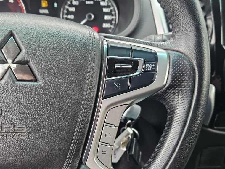 Mitsubishi Montero Sport Mt 4x2 2.4 año 2017