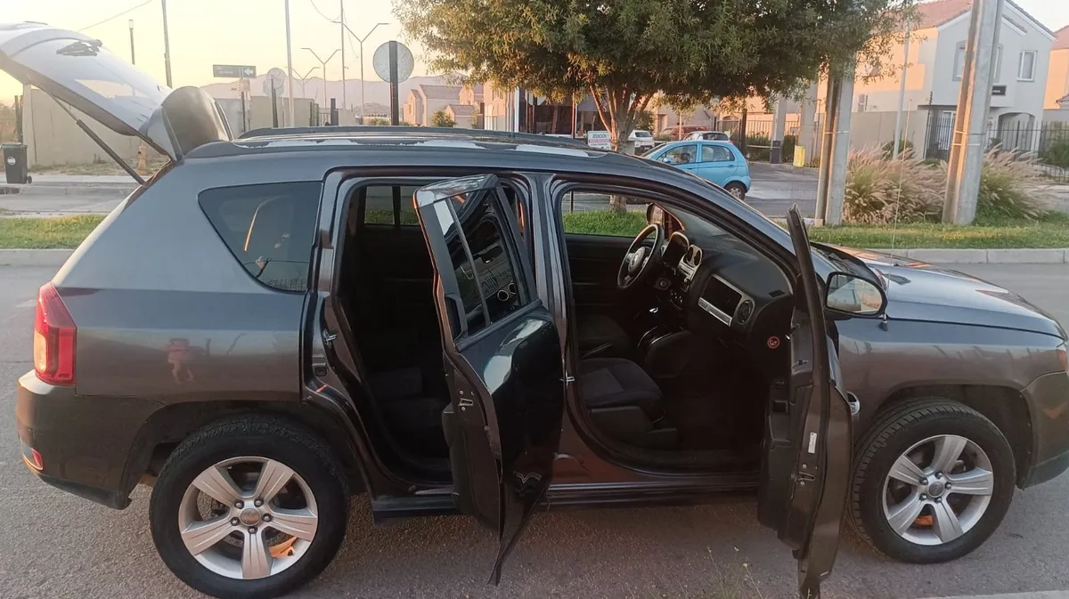 Jeep Compass 2.4 Limited At 4x2 año 2015