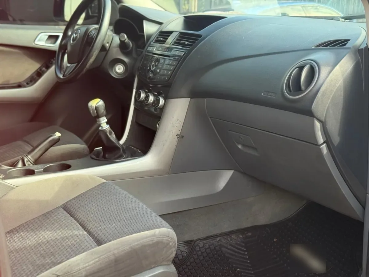 MAZDA BT-50 2.2 Doble Cabina Sdx Mt 4x2 Diesel año 2019