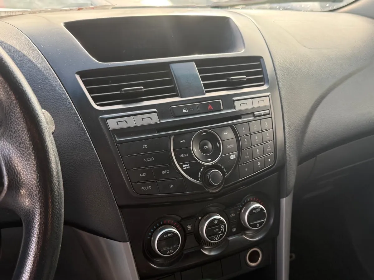 MAZDA BT-50 2.2 Doble Cabina Sdx Mt 4x2 Diesel año 2019