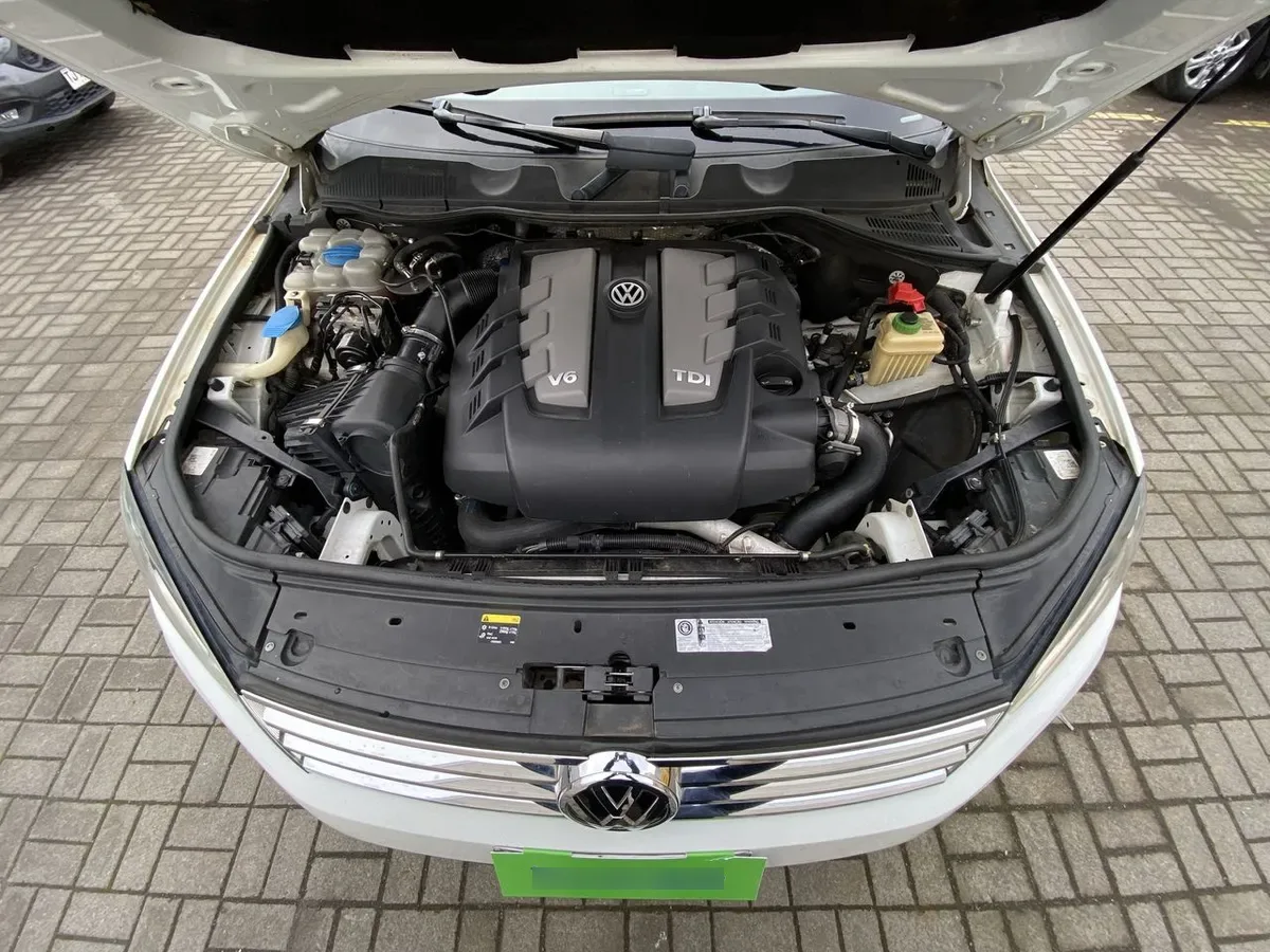 Volkswagen Touareg 3.0 V6 Tdi Diesel 4x4 Nav At 5p año 2016