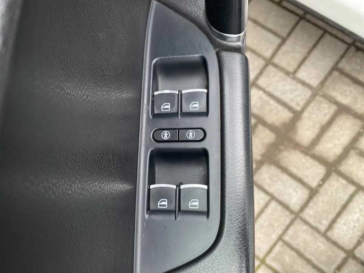 Volkswagen Touareg 3.0 V6 Tdi Diesel 4x4 Nav At 5p año 2016