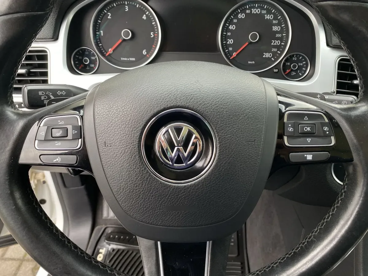 Volkswagen Touareg 3.0 V6 Tdi Diesel 4x4 Nav At 5p año 2016