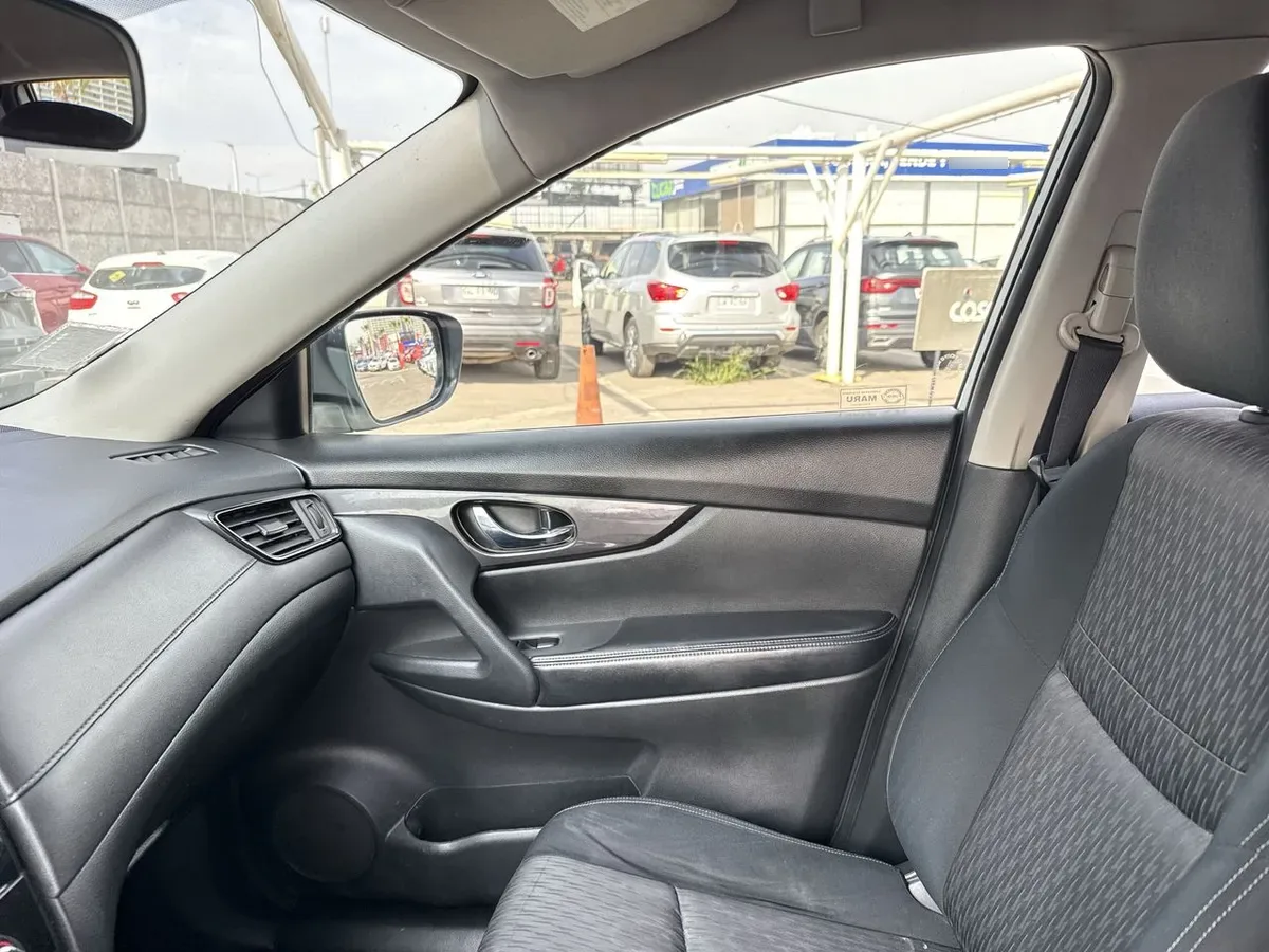 Nissan X-Trail 2.5 Sense 4x2 2row Cvt At 5p año 2020