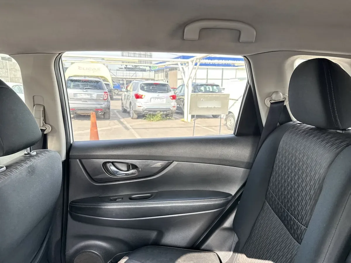 Nissan X-Trail 2.5 Sense 4x2 2row Cvt At 5p año 2020