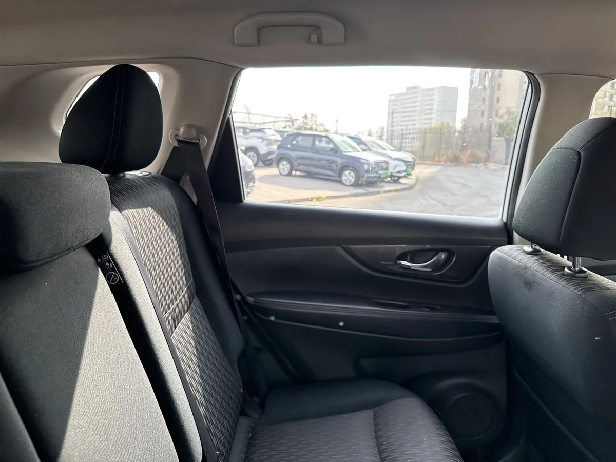 Nissan X-Trail 2.5 Sense 4x2 2row Cvt At 5p año 2020