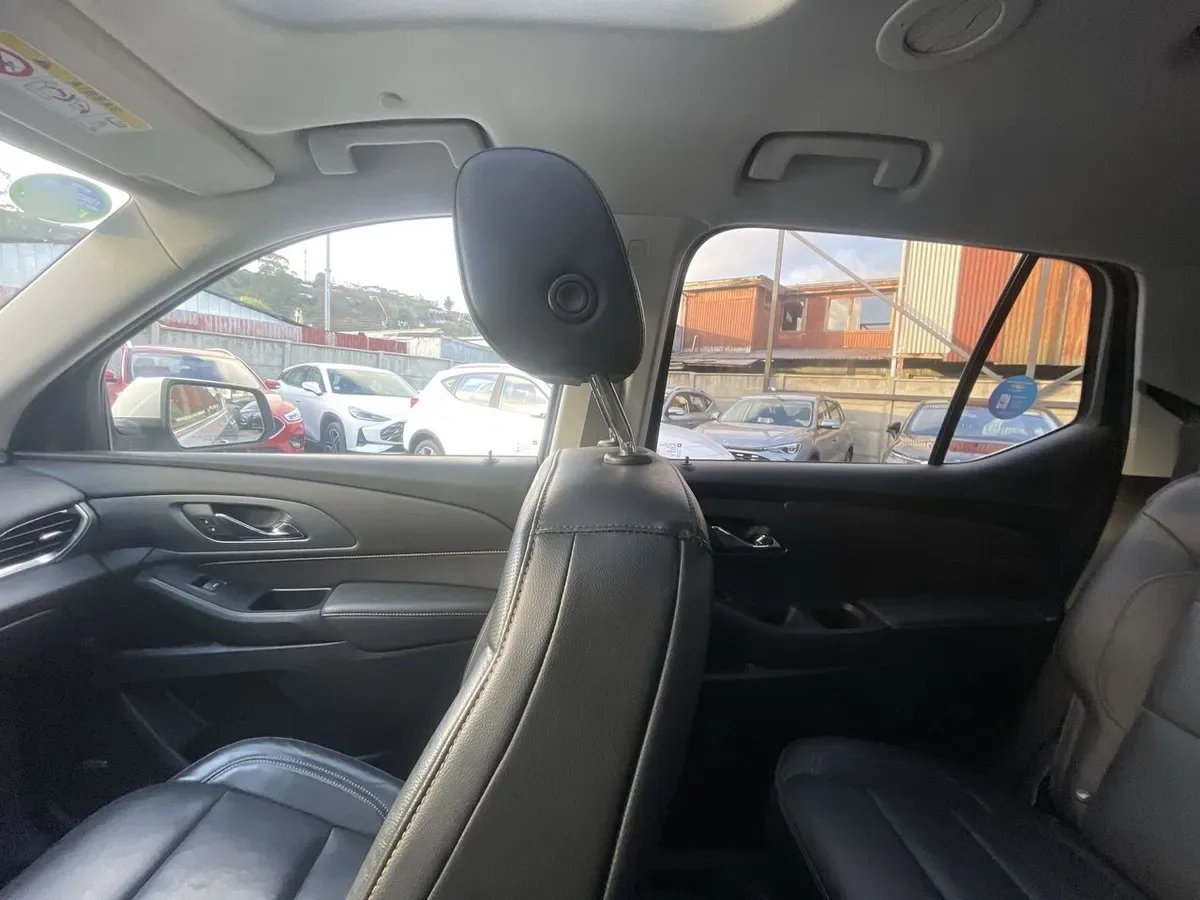 Chevrolet Traverse 3.6l Premier Awd Ii At 5p año 2022