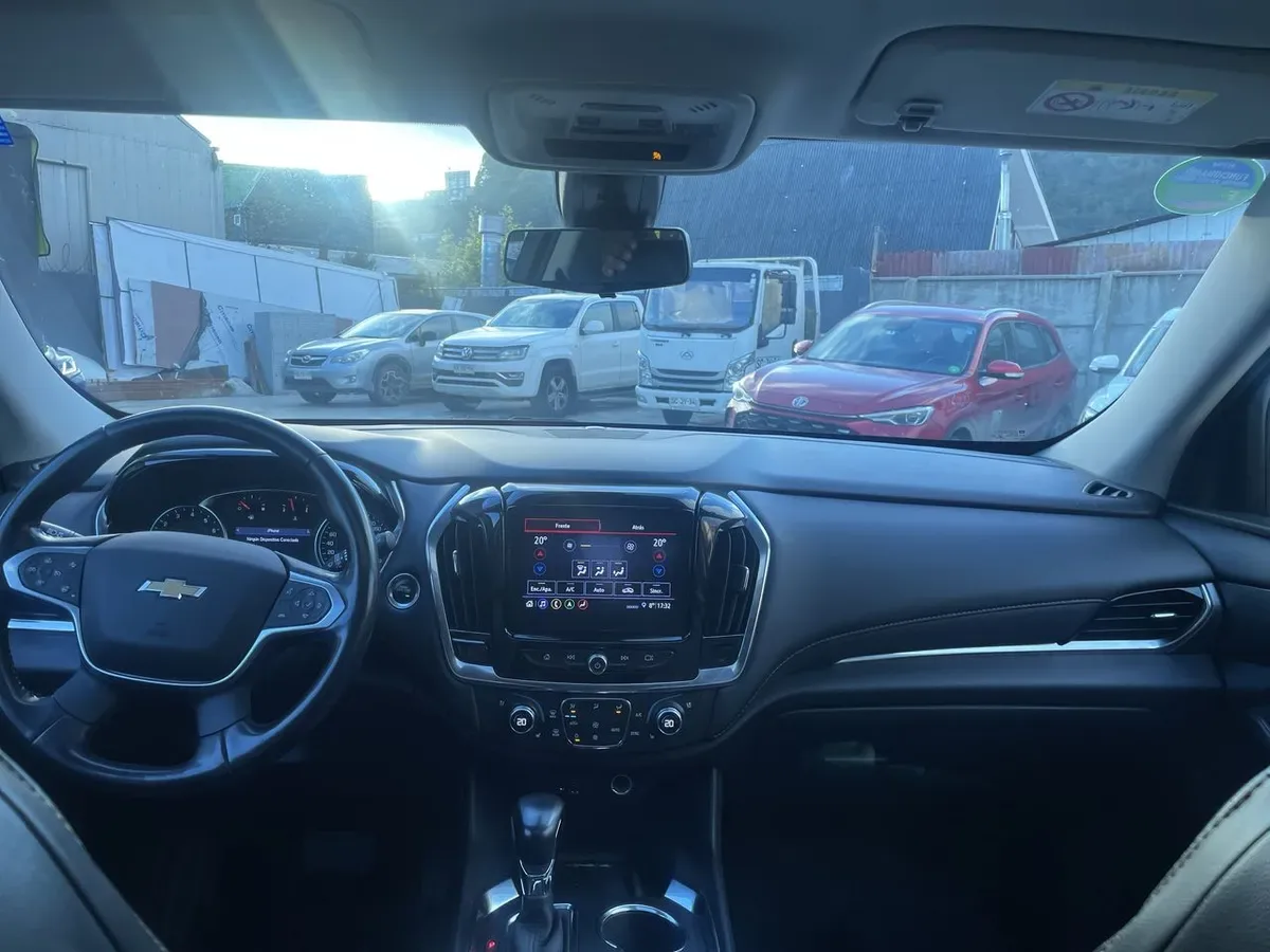 Chevrolet Traverse 3.6l Premier Awd Ii At 5p año 2022