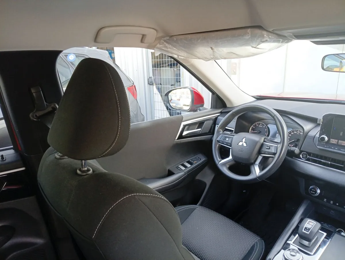 Mitsubishi Outlander 2.5 Gl N 4x2 At 5p año 2024