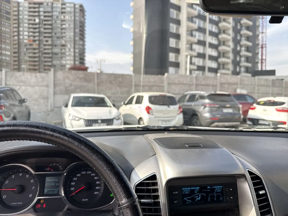 Chevrolet Captiva 2.4 Lt Fwd V Sa At6 5p año 2016