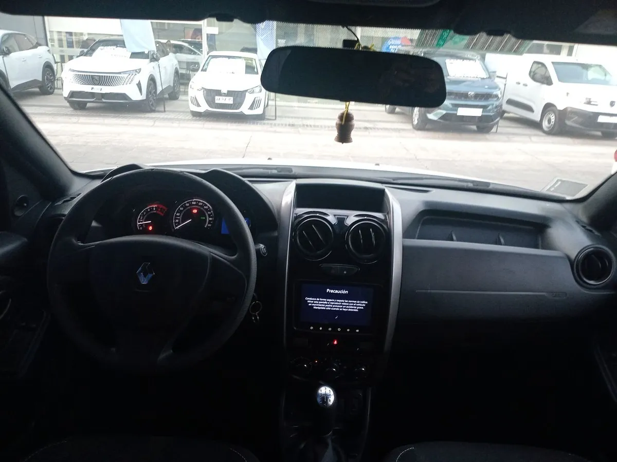 Renault Duster 1.6 Life 4x2 5mt 5p año 2020