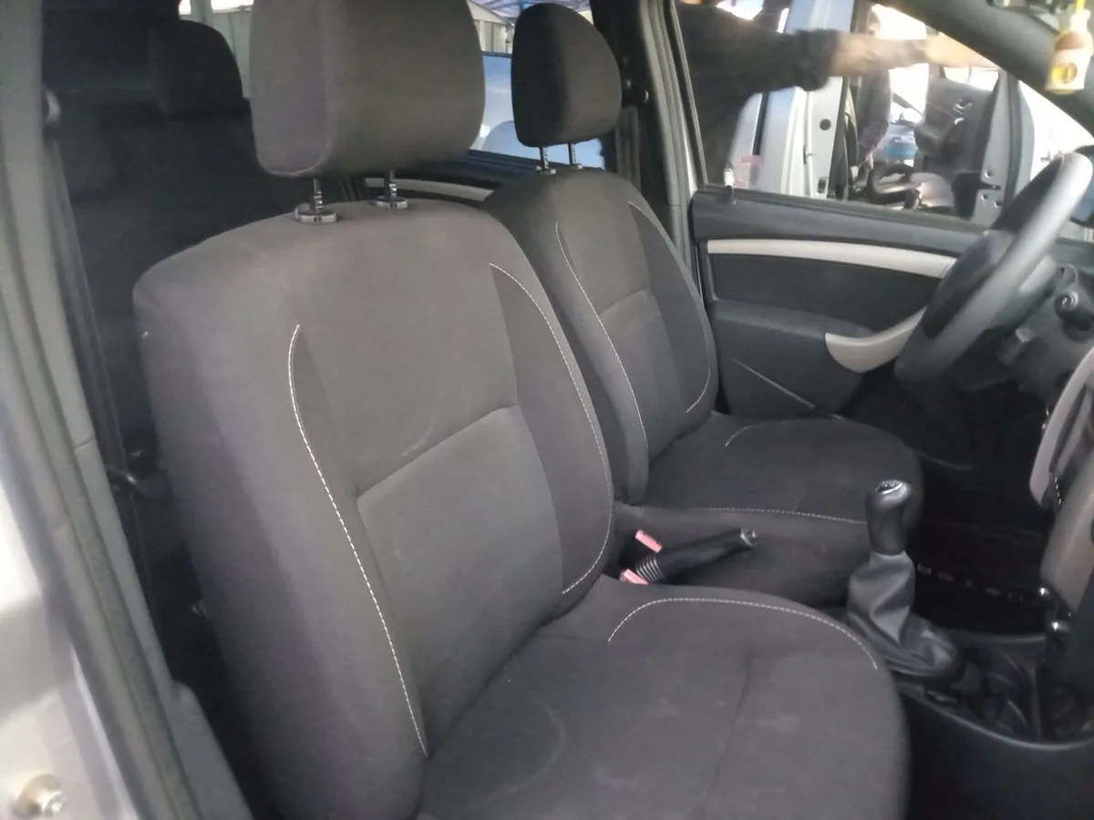 Renault Duster 1.6 Life 4x2 5mt 5p año 2020