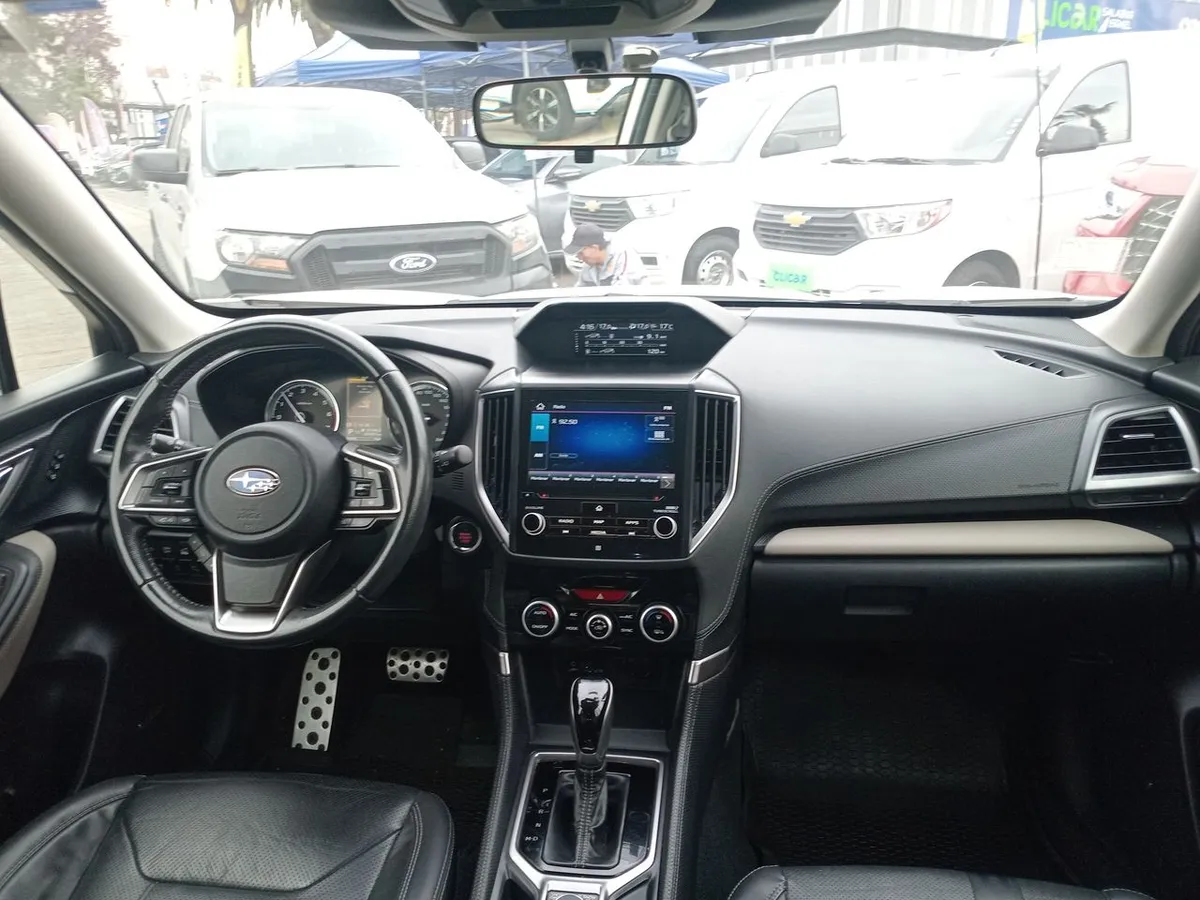 Subaru Forester 2.5i Limited Eyesight Awd At 5p año 2022
