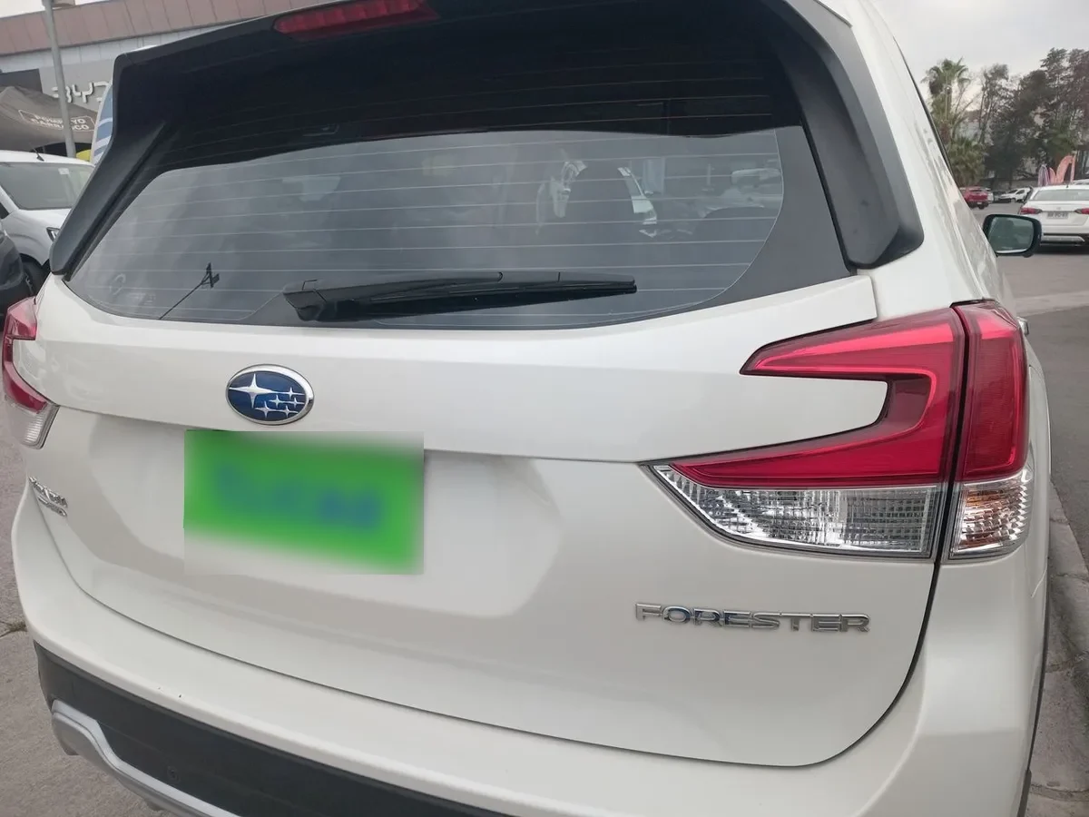 Subaru Forester 2.5i Limited Eyesight Awd At 5p año 2022