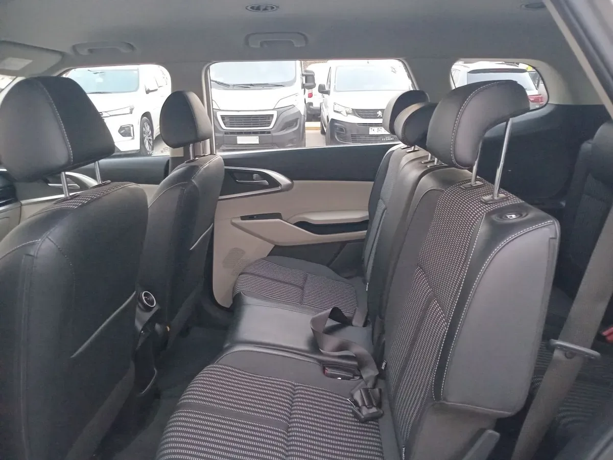 Kia Carens 1.4l Ex Turbo-Gdi 4x2 7dct At 5p año 2024