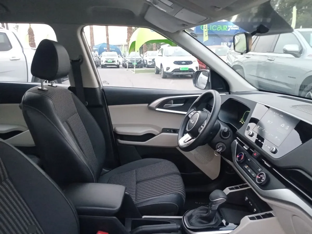 Kia Carens 1.4l Ex Turbo-Gdi 4x2 7dct At 5p año 2024