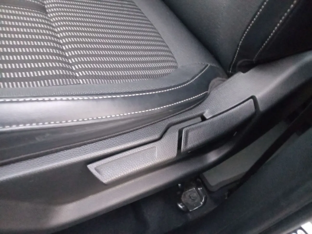 Kia Carens 1.4l Ex Turbo-Gdi 4x2 7dct At 5p año 2024