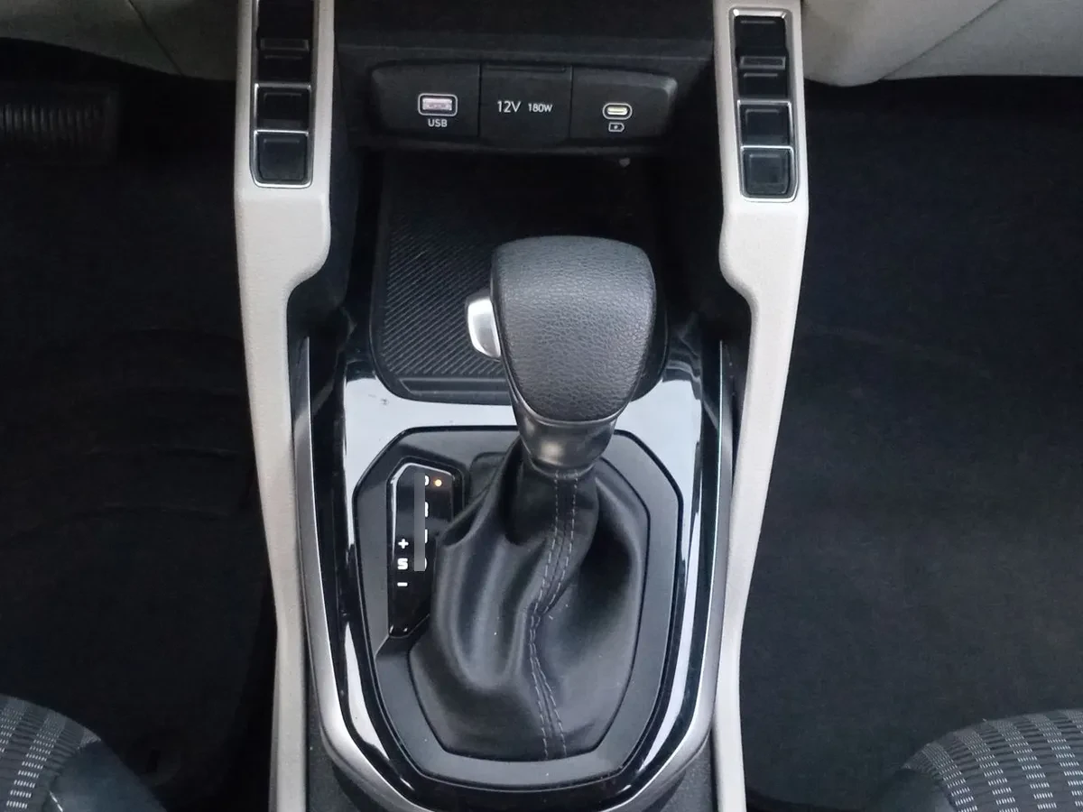 Kia Carens 1.4l Ex Turbo-Gdi 4x2 7dct At 5p año 2024