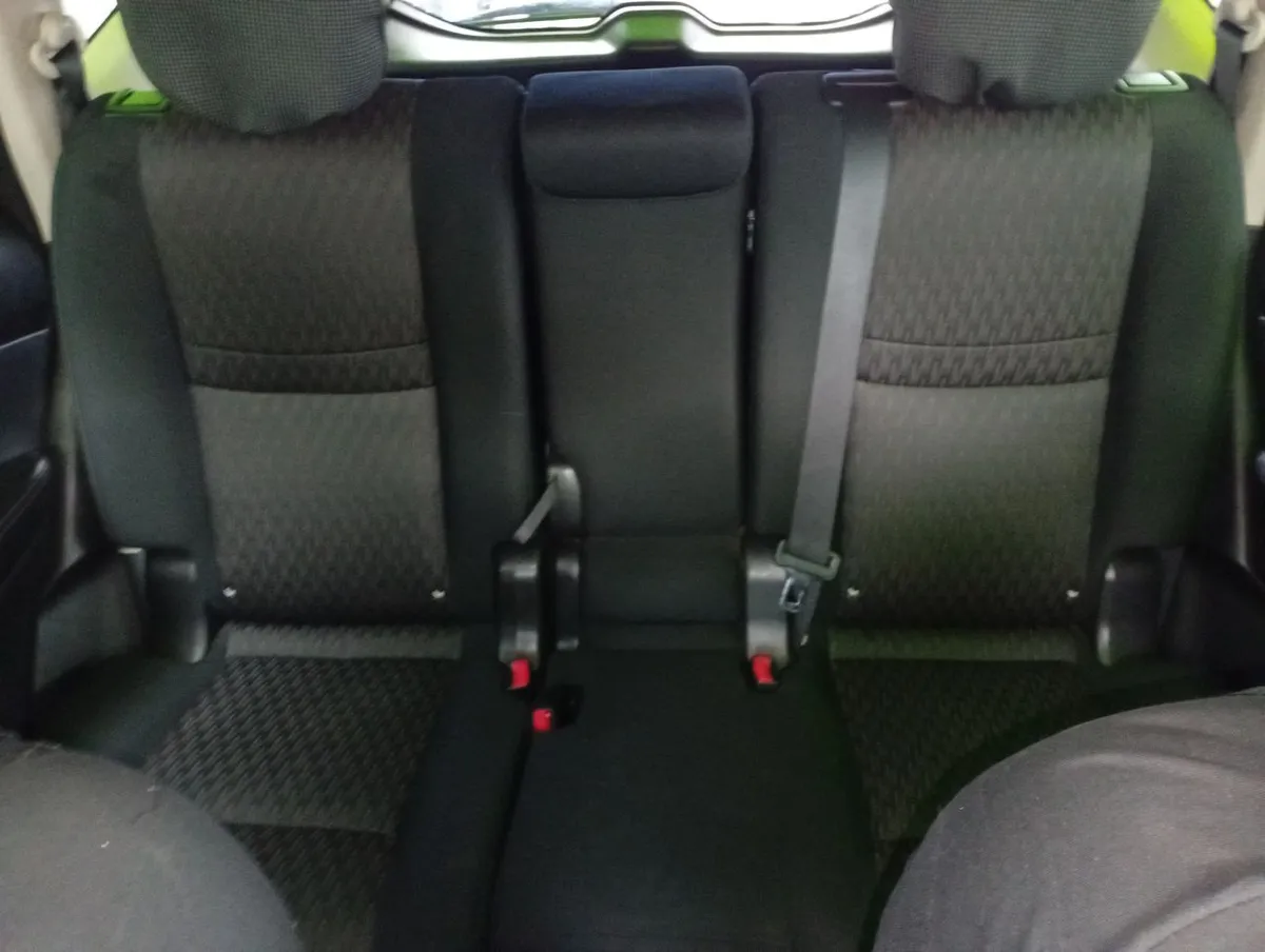 Nissan X-Trail 2.5 Sense 4x2 3row Cvt At 5p año 2021
