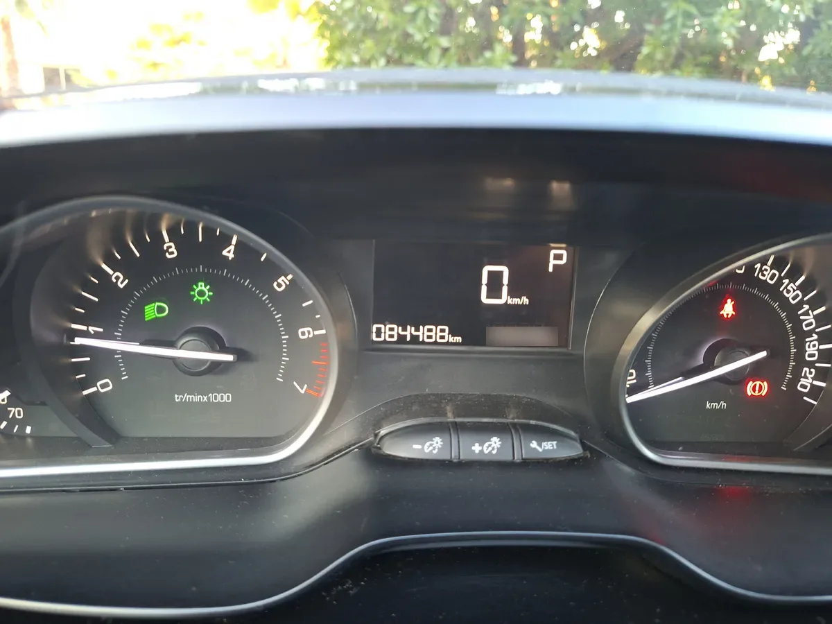 PEUGEOT 208 1.2 Active Puretech 82hp E6 Mt año 2019