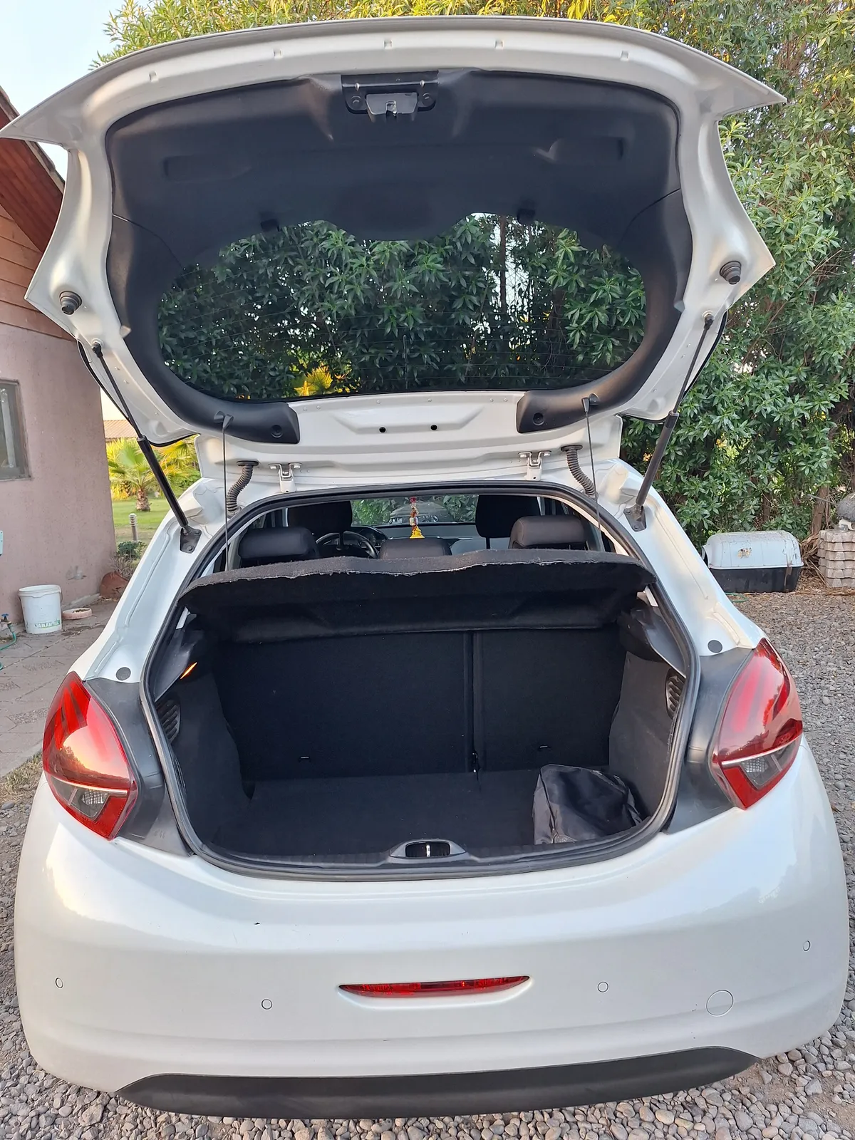 PEUGEOT 208 1.2 Active Puretech 82hp E6 Mt año 2019