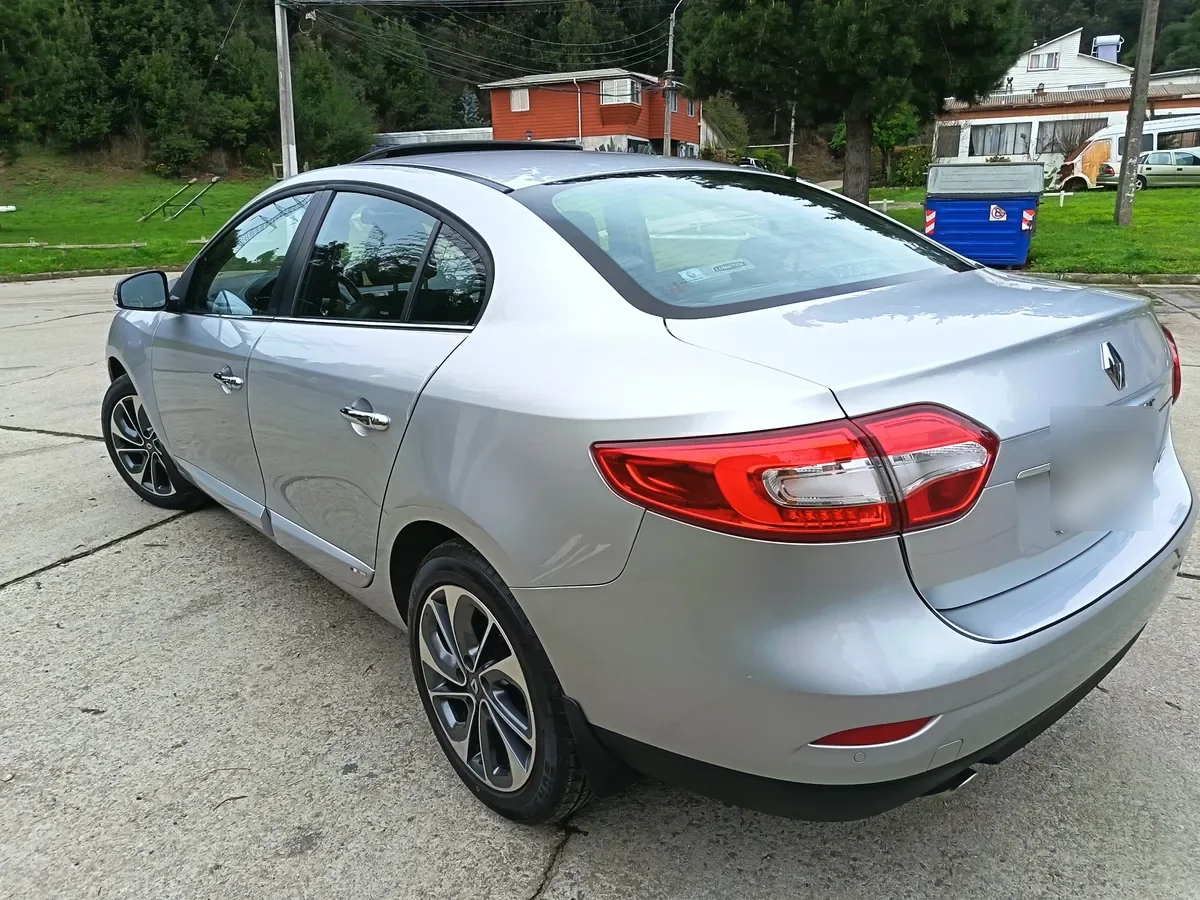 RENAULT FLUENCE 2.0 Privilege At año 2015