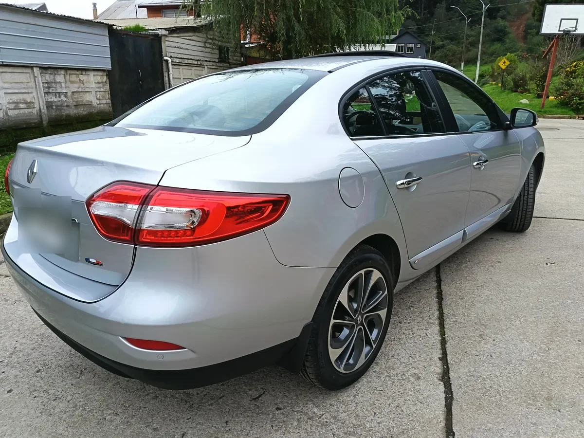 RENAULT FLUENCE 2.0 Privilege At año 2015