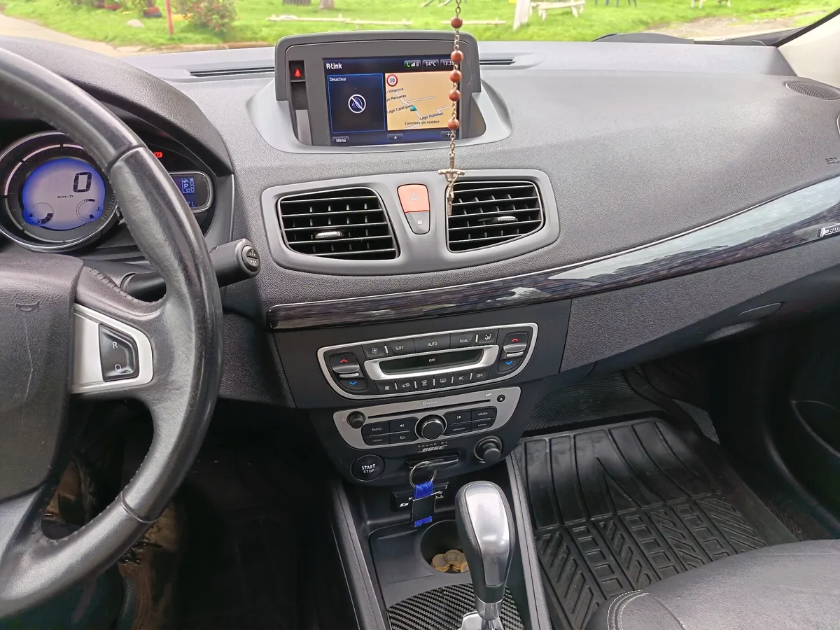 RENAULT FLUENCE 2.0 Privilege At año 2015