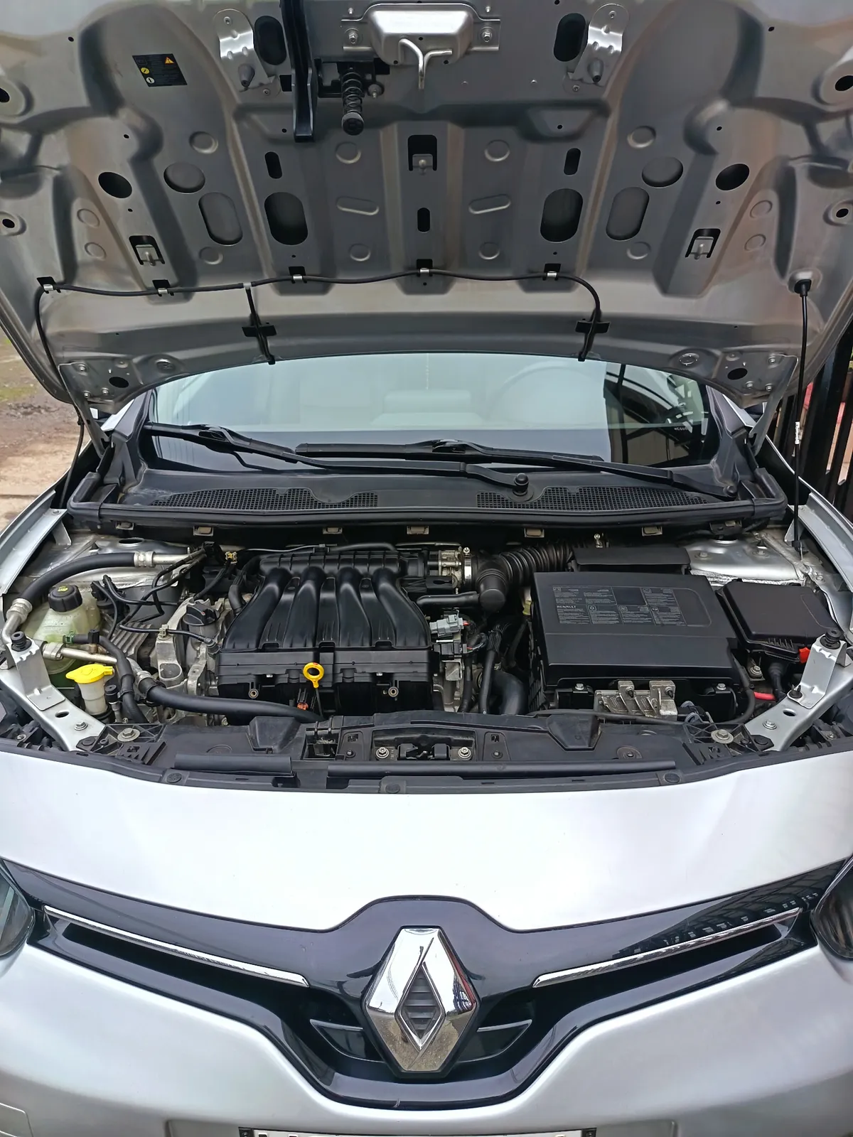 RENAULT FLUENCE 2.0 Privilege At año 2015