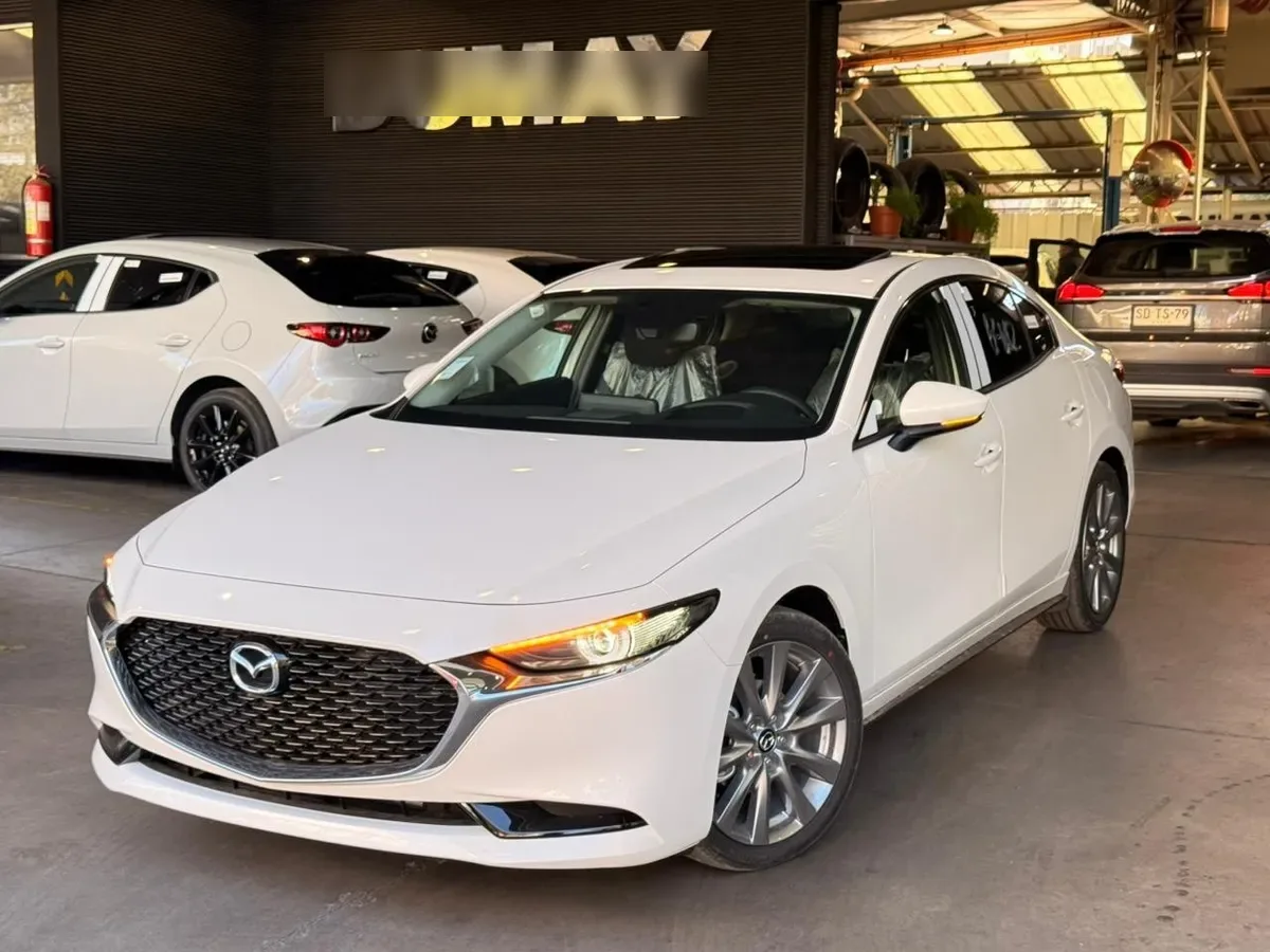 Mazda MAZDA3 Otra año 2026