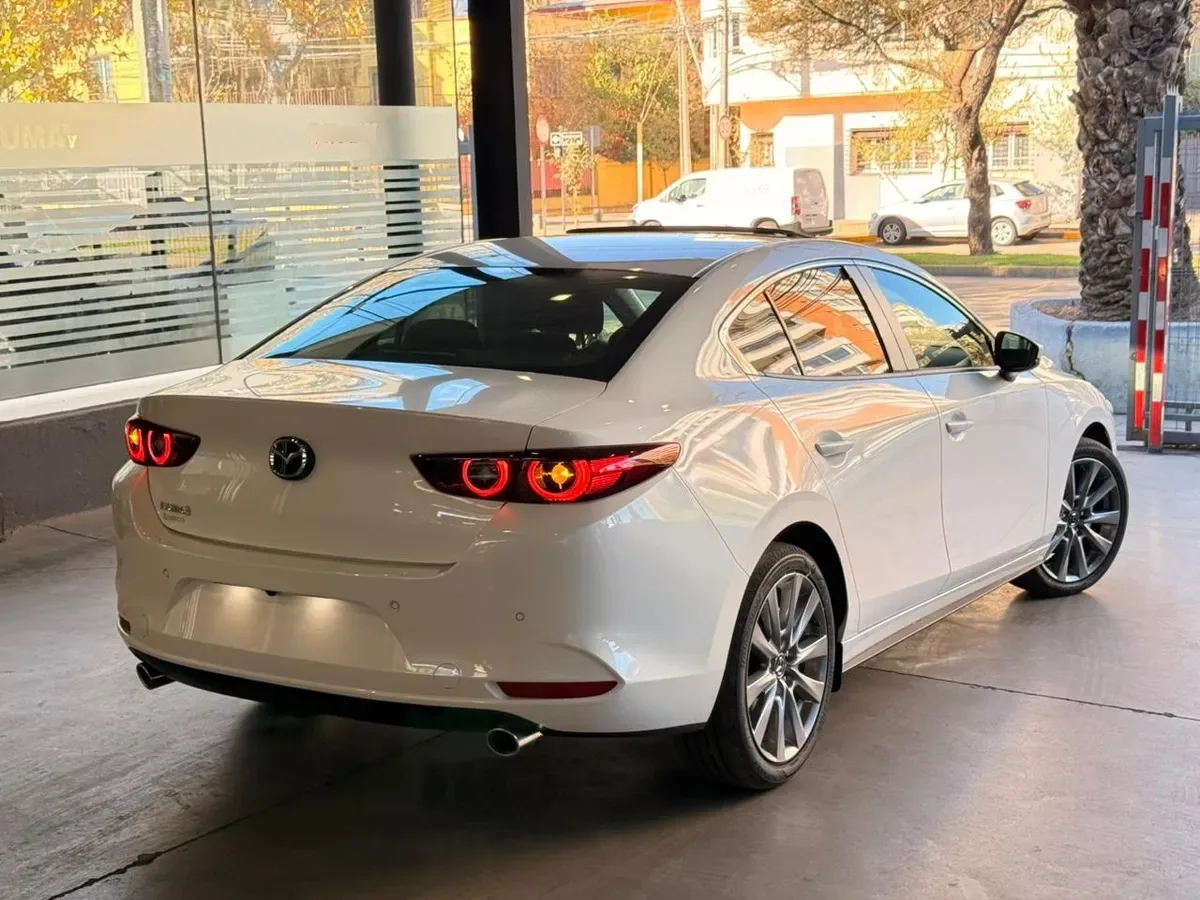 Mazda MAZDA3 Otra año 2026