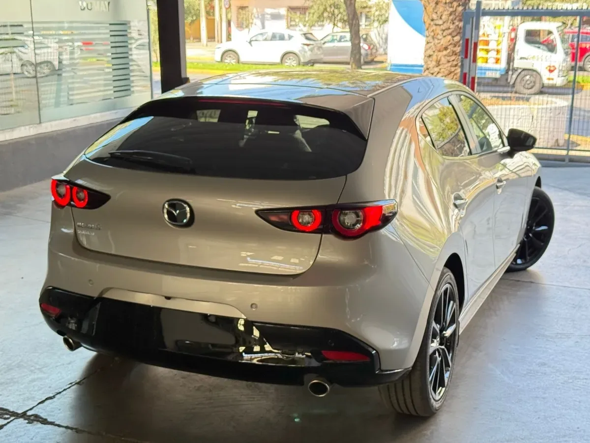 Mazda MAZDA3 2.0 Sport Core At año 2026