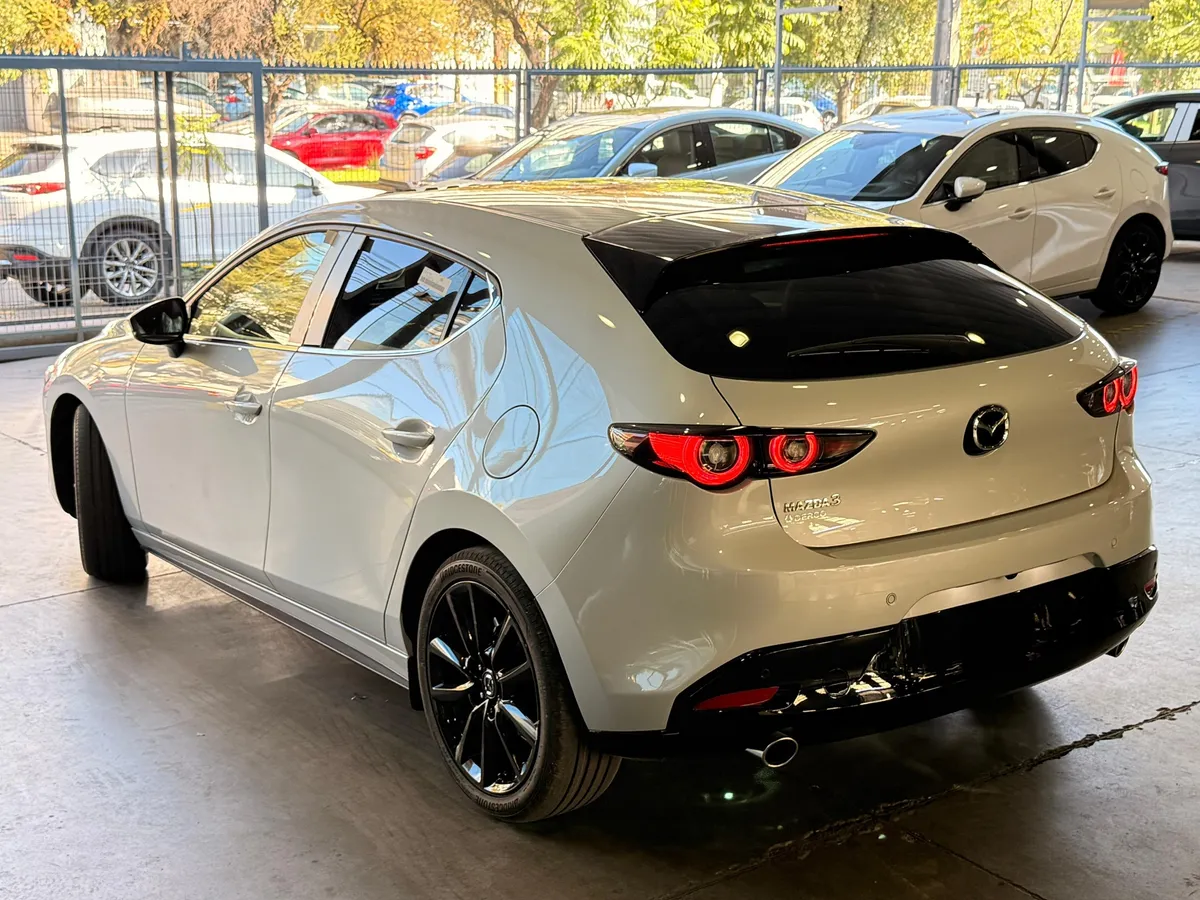Mazda MAZDA3 2.5 Sport High At año 2026
