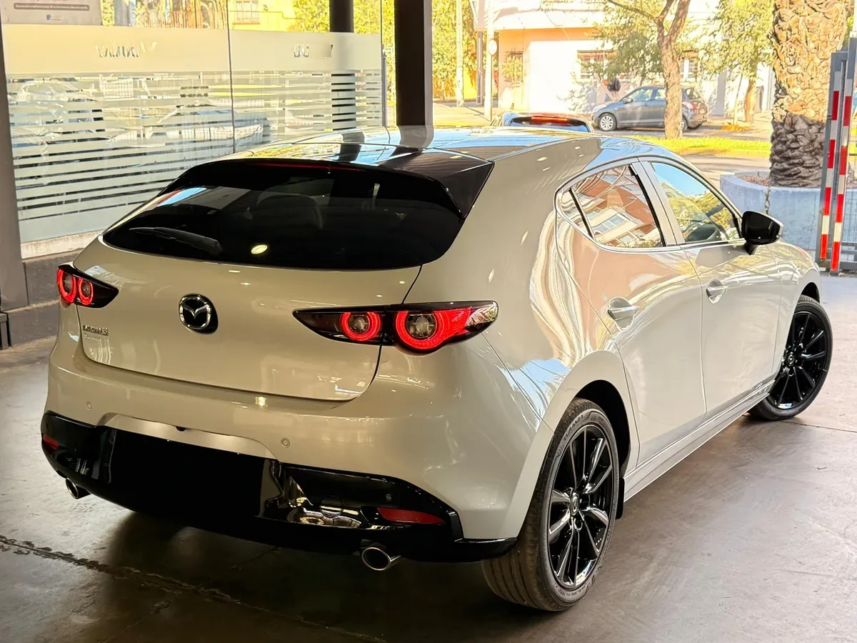 Mazda MAZDA3 2.5 Sport High At año 2026