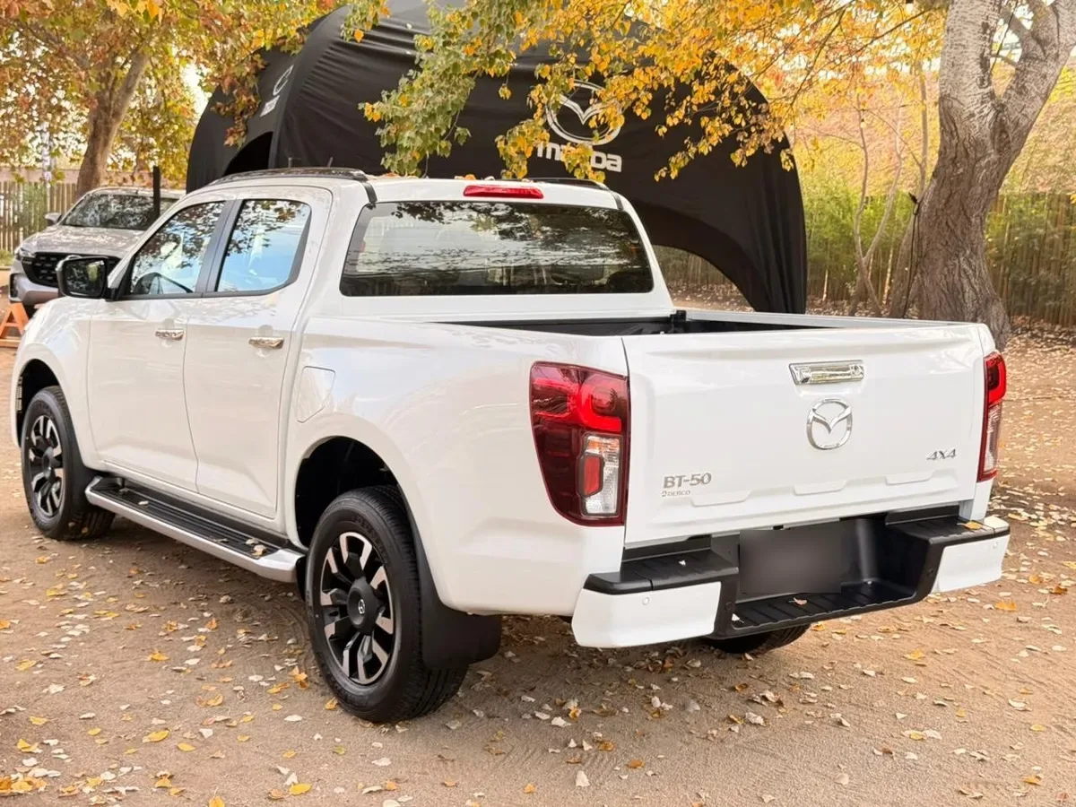 Mazda BT-50 2.2 Dc High Plus At 4x4 Diesel año 2026