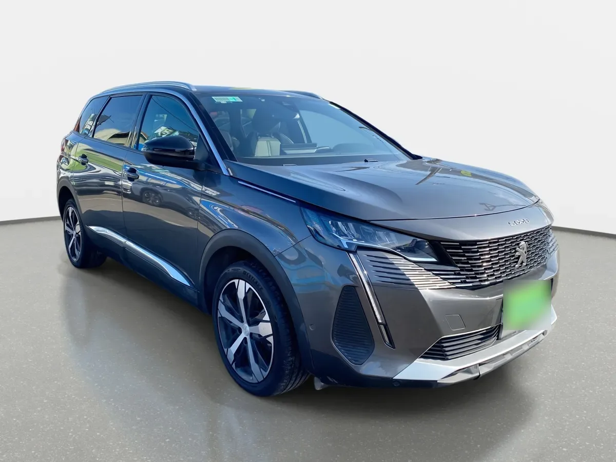 Peugeot 5008 1.5 Allure Pack Bluehdi 130 4x2 Eat8 5p año 2024