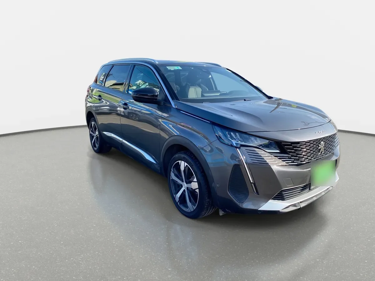 Peugeot 5008 1.5 Allure Pack Bluehdi 130 4x2 Eat8 5p año 2024