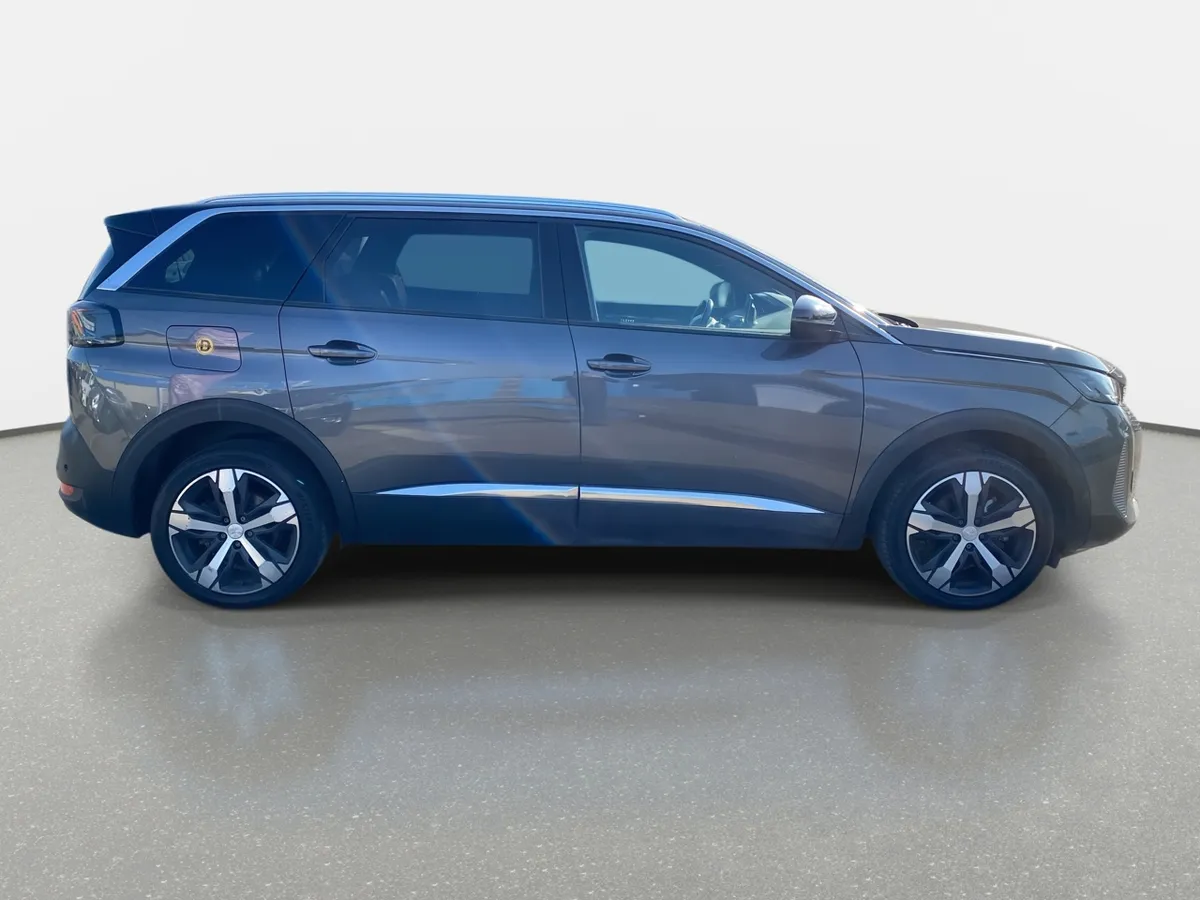 Peugeot 5008 1.5 Allure Pack Bluehdi 130 4x2 Eat8 5p año 2024