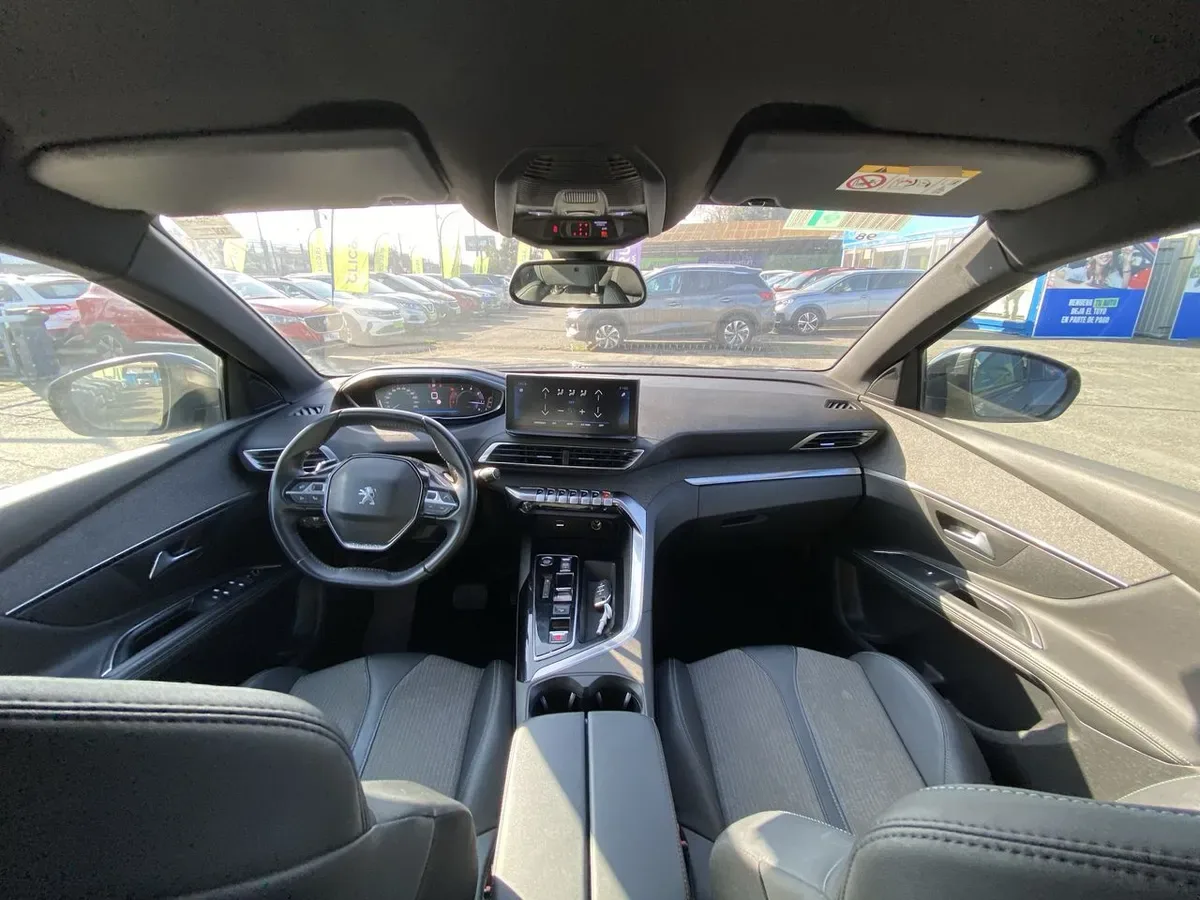 Peugeot 5008 1.5 Allure Pack Bluehdi 130 4x2 Eat8 5p año 2024