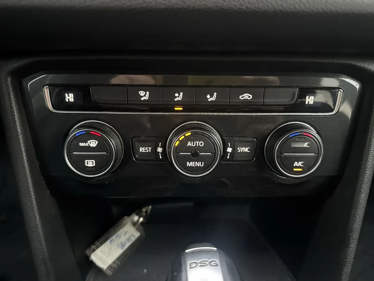 Volkswagen Tiguan 1.4 Tsi Hightline 4x2 3row At 5p año 2020