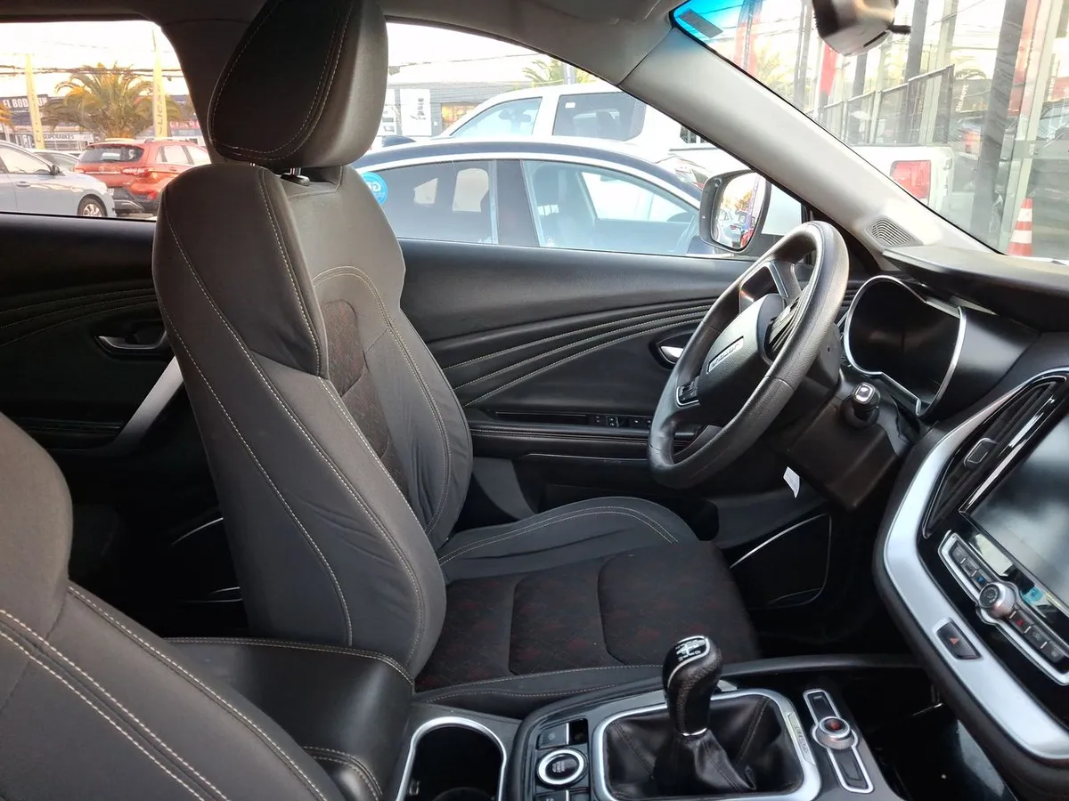 Jetour X70 1.5t Gl 4x2 Mt 5p año 2022