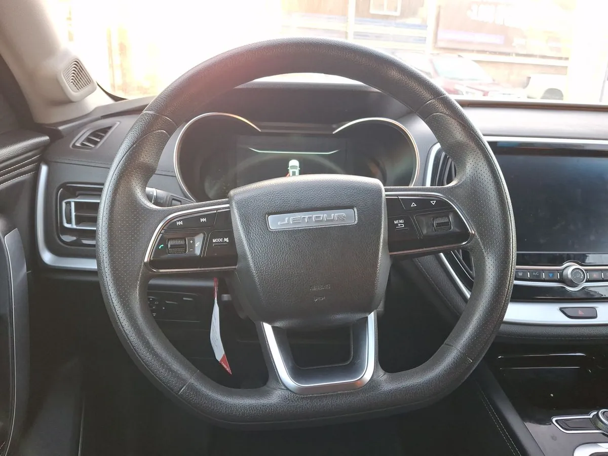 Jetour X70 1.5t Gl 4x2 Mt 5p año 2022