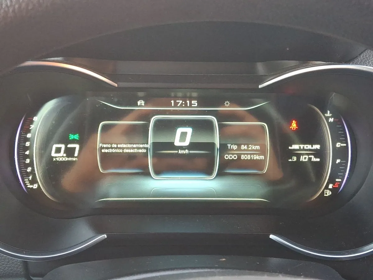 Jetour X70 1.5t Gl 4x2 Mt 5p año 2022