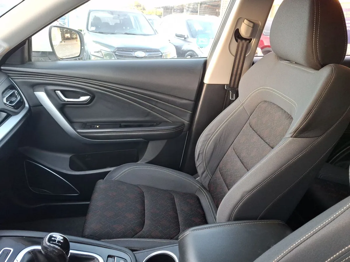 Jetour X70 1.5t Gl 4x2 Mt 5p año 2022