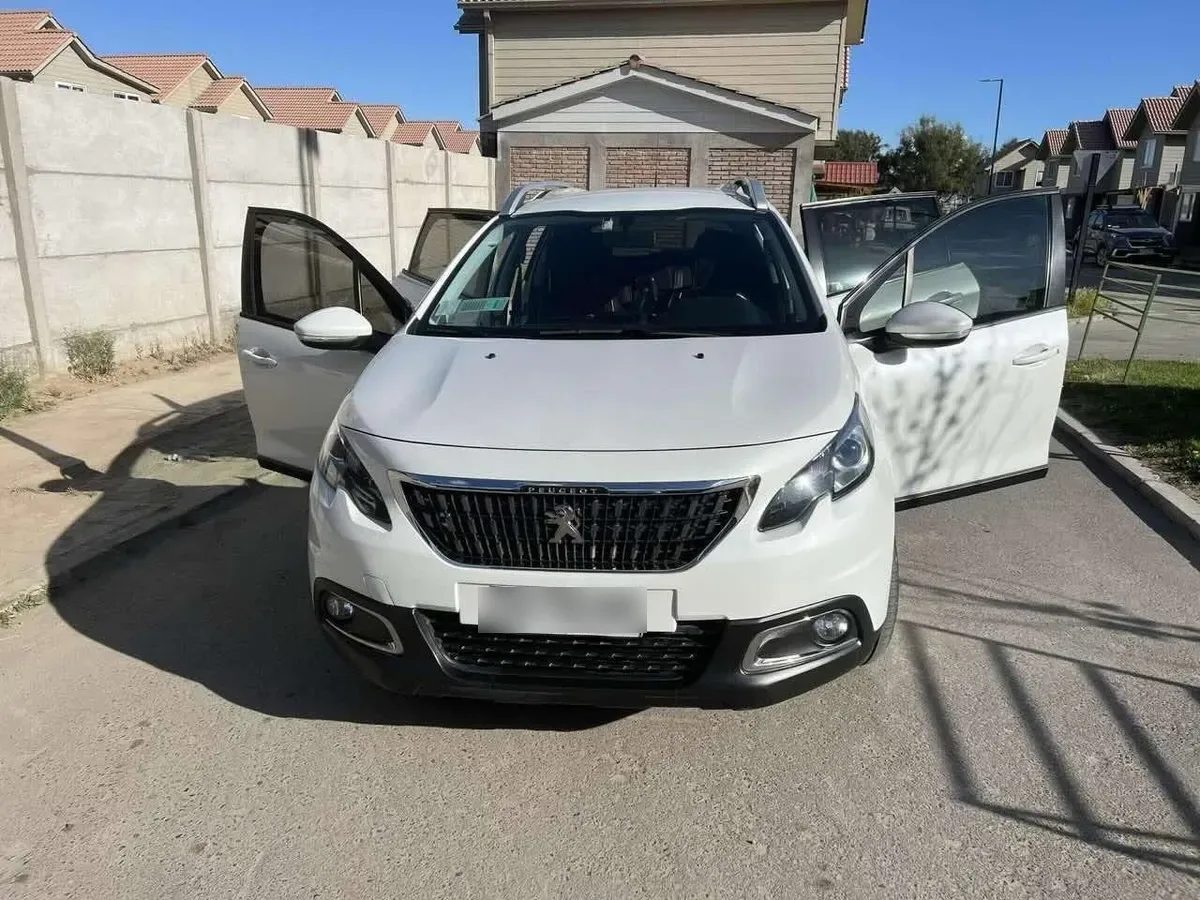 PEUGEOT 2008 1.5 Allure Blue Mt Diesel año 2019